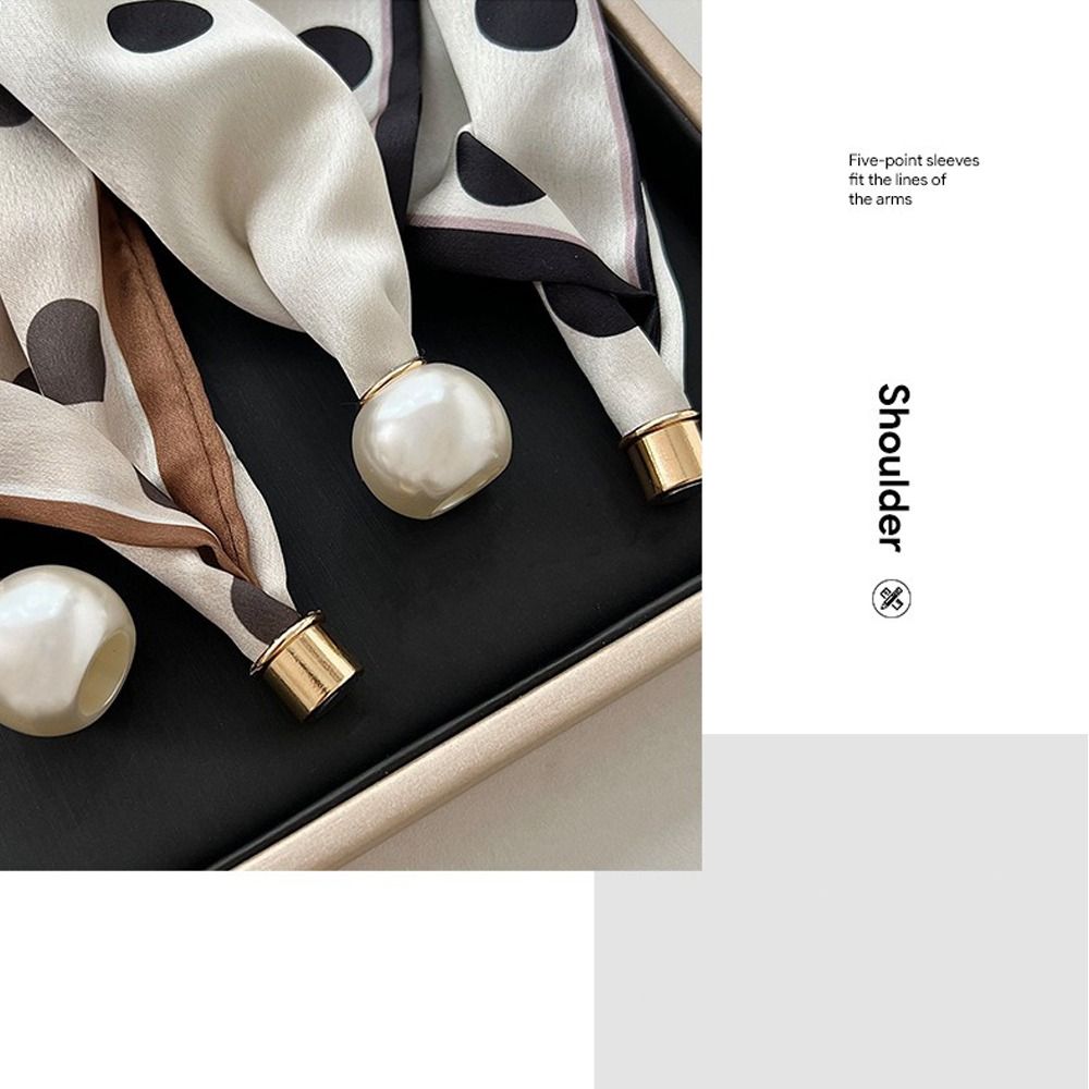 Elegante Sciarpa in Seta con C - Ascot Neck Scarf recensione e prezzo