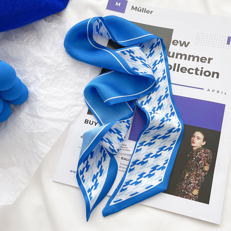 Sciarpa in seta blu Klein, nuo - Ascot Neck Scarf recensione e prezzo